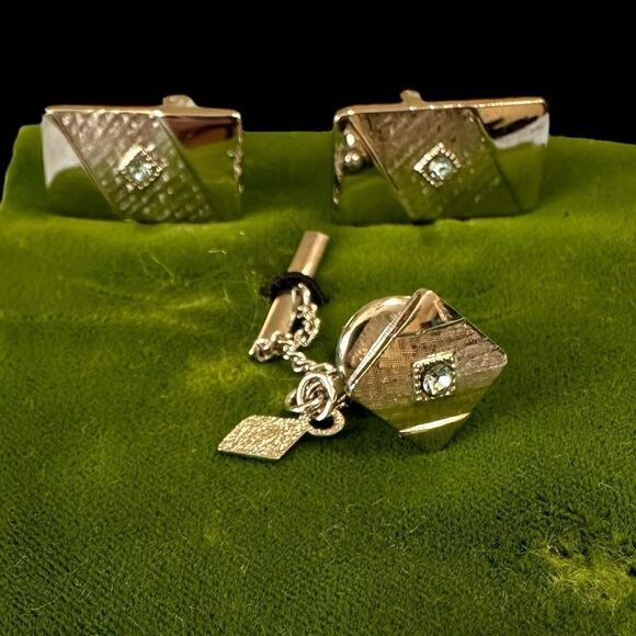 Vintage Sarah Coventry Blue Rhinestone and Silver Tone Cufflinks and Tie pin set - Picture 1 of 7